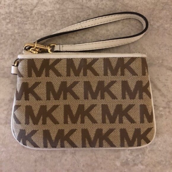Michael Kors monogrammed wristlet EUC - Picture 14 of 14